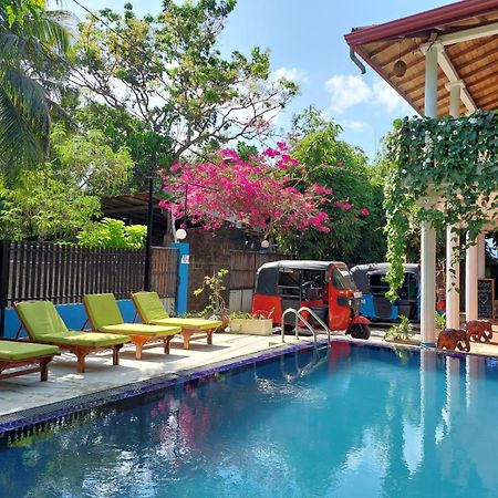 Mirissa Blue Whale Holiday Hotel Exterior photo