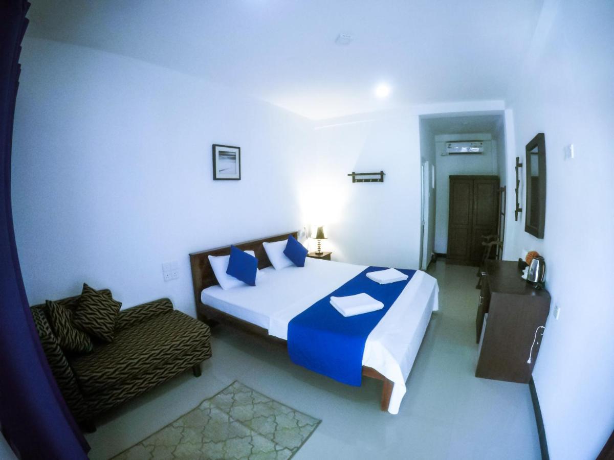 Mirissa Blue Whale Holiday Hotel Exterior photo