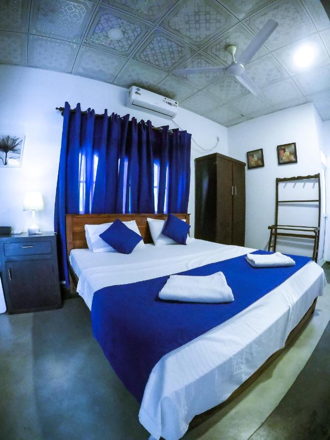 Mirissa Blue Whale Holiday Hotel Exterior photo