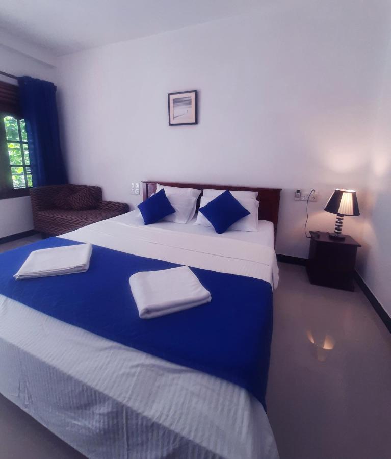 Mirissa Blue Whale Holiday Hotel Exterior photo