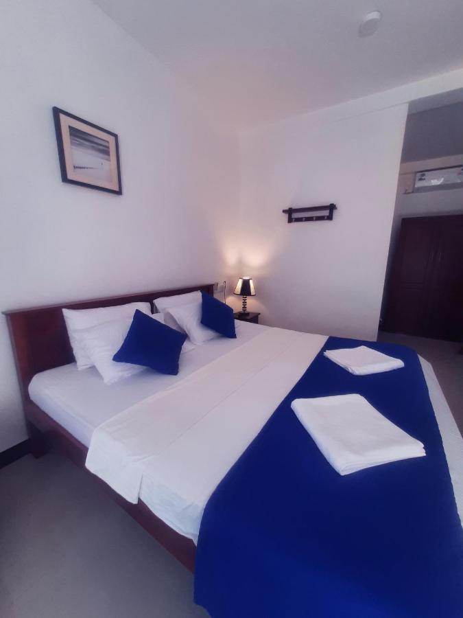 Mirissa Blue Whale Holiday Hotel Exterior photo